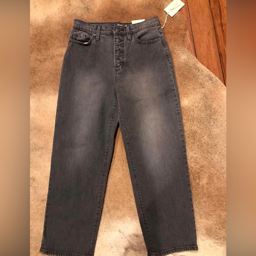 Universal Thread - sz 6- women - gray jeans